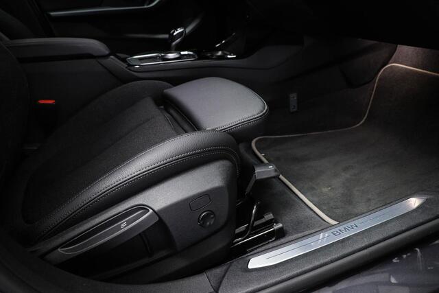 BMW 1-SERIE 118i Executive Edition | SPORT LINE | APPLE | TREKHAAK | 17"