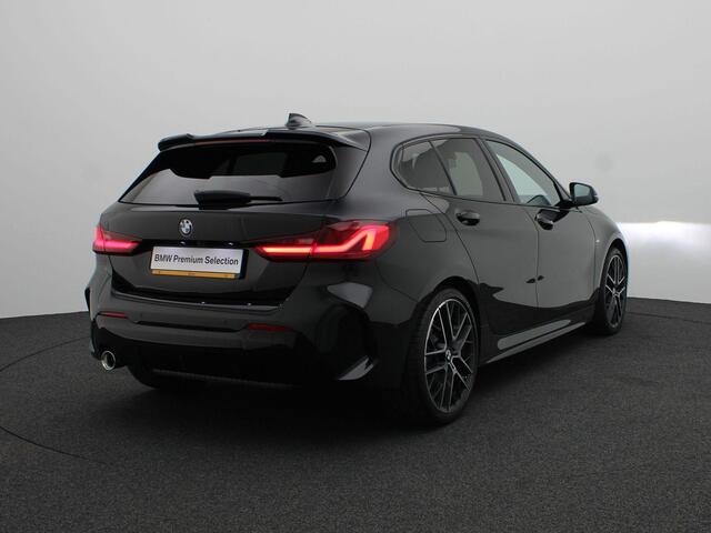BMW 1-SERIE 5-deurs 118i M Sportpakket | Premium Pack | Comfort Access | Parking Assistant | 19''