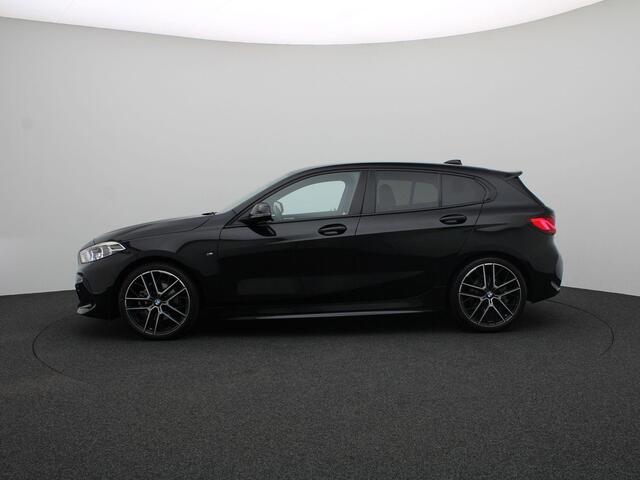 BMW 1-SERIE 5-deurs 118i M Sportpakket | Premium Pack | Comfort Access | Parking Assistant | 19''