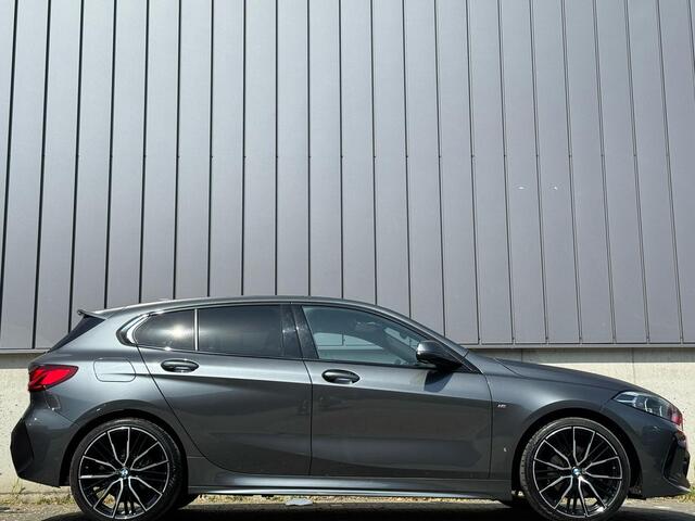 BMW 1-SERIE 118i 140PK Automaat M-Sport Head-UP Harman-Kardon Dode-Hoek