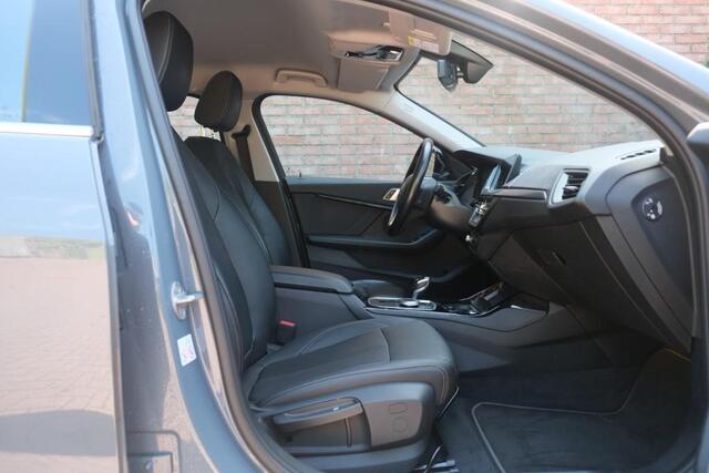BMW 1-SERIE 118i 140pk Aut. Executive Edition | Navi | Climate | Adaptive Cruise | Keyless | Camera | Stoelverwarming
