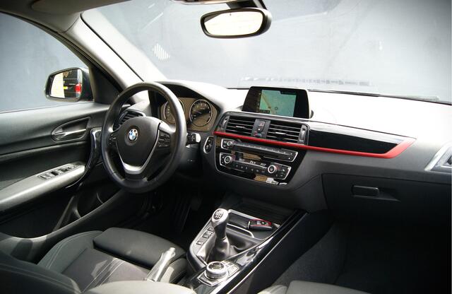 BMW 1-SERIE 116i Sport Digicockpit/Navi/PDC/LED/Allseason