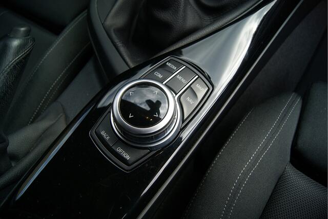 BMW 1-SERIE 116i Sport Digicockpit/Navi/PDC/LED/Allseason