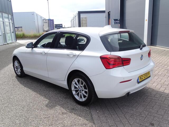 BMW 1-SERIE 116i Centennial Executive 6-Bak, Navigatie, Multimedia, Airco/ECC, CruiseControl, LM-velgen, Parkeersensoren, Multifunctioneel stuur