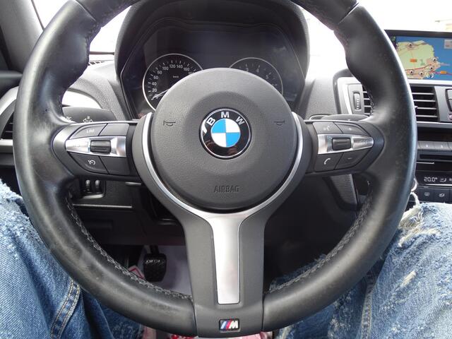 BMW 1-SERIE 116i Centennial Executive 6-Bak, Navigatie, Multimedia, Airco/ECC, CruiseControl, LM-velgen, Parkeersensoren, Multifunctioneel stuur