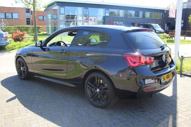BMW 1-SERIE 118i High Exec 118i M-Sport Pano Memory stoel Black on Black Nie