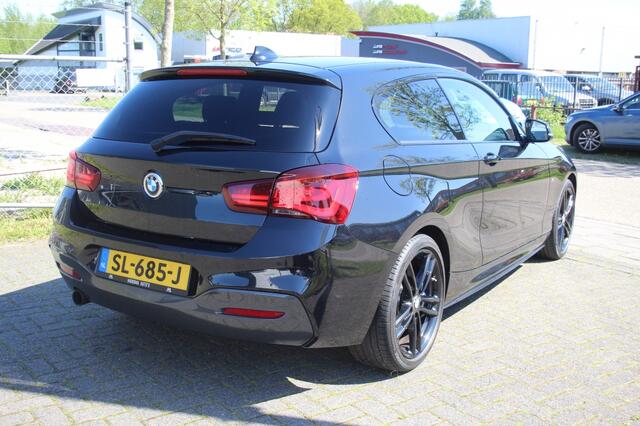 BMW 1-SERIE 118i High Exec 118i M-Sport Pano Memory stoel Black on Black Nie