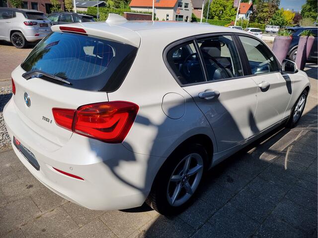BMW 1-SERIE 116i High Executive | Leder | LED | Dealeronderhouden | 1e eigenaar | Topstaat!