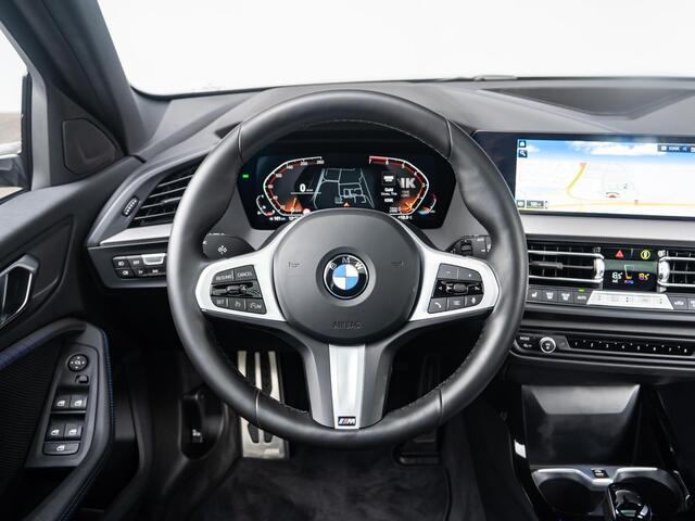 BMW 1-SERIE 5-deurs 118i Model M Sport / Travel Pack / Verwarmde voorstoelen / HiFi