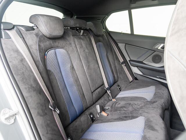 BMW 1-SERIE 5-deurs 118i Model M Sport / Travel Pack / Verwarmde voorstoelen / HiFi