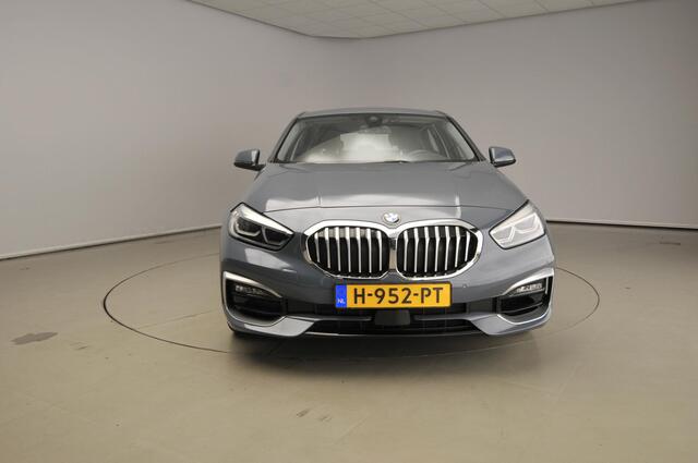 BMW 1-SERIE 5-deurs 118i | LED | Leder | Navigatie | Stoelverwarming | Chrome line | DAB | Hifi speakers | Alu 17 inch