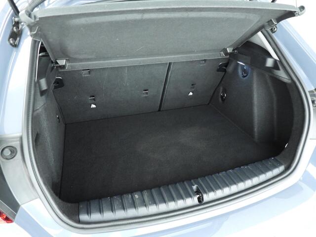 BMW 1-SERIE 5-deurs 118i | LED | Leder | Navigatie | Stoelverwarming | Chrome line | DAB | Hifi speakers | Alu 17 inch