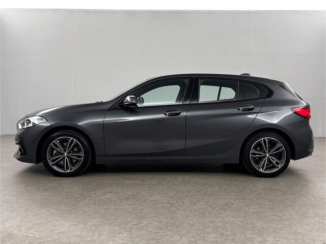 BMW 1-SERIE 118i M Sport LED Camera Carplay Sfeerverl. Trekhaak Virtual Navi Clima Cruise 17"LMV PDC
