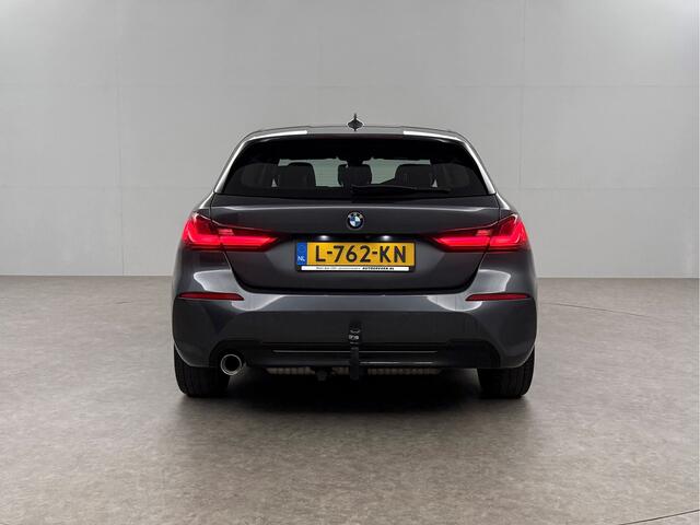 BMW 1-SERIE 118i M Sport LED Camera Carplay Sfeerverl. Trekhaak Virtual Navi Clima Cruise 17"LMV PDC