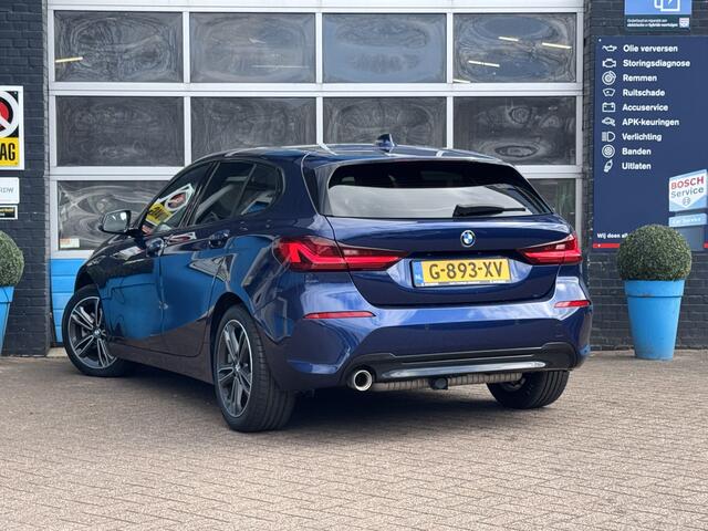 BMW 1-SERIE 118i Executive Edition Prijs Inclusief Onderhoud & 12 Maand BOVAG Garantie | Trekhaak Afneembaar | Climate Control |