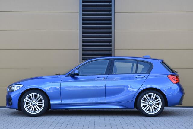 BMW 1-SERIE 118i High Executive * M Sportpakket * LED * Stoelverwarming *