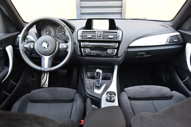 BMW 1-SERIE 118i High Executive * M Sportpakket * LED * Stoelverwarming *