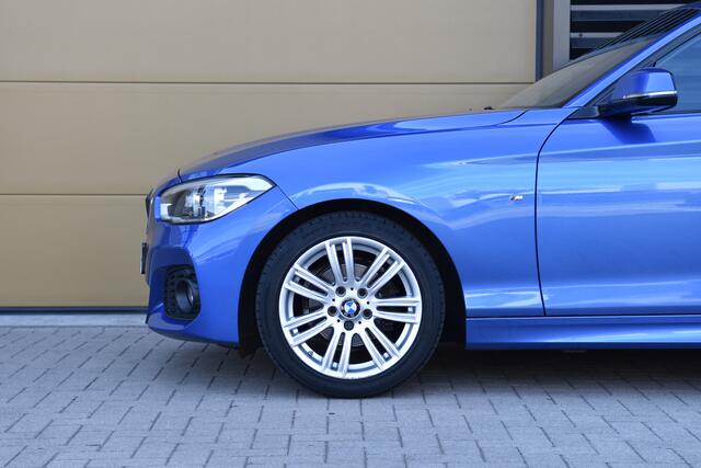 BMW 1-SERIE 118i High Executive * M Sportpakket * LED * Stoelverwarming *