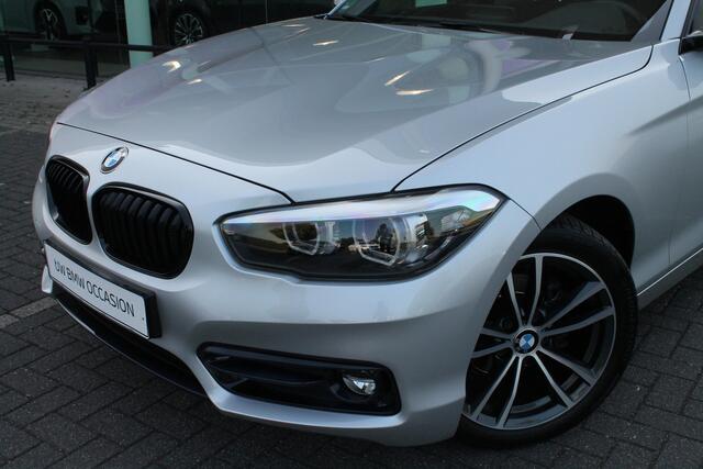 BMW 1-SERIE 118i Executive Automaat / Schuif-kanteldak / Sportstoelen / Multifunctioneel stuurwiel / PDC / LED / Cruise Control