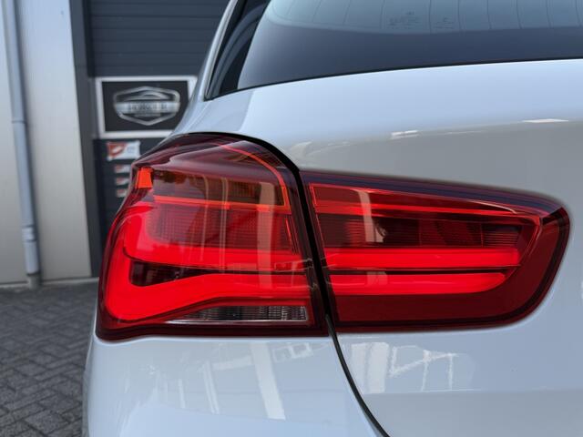 BMW 1-SERIE 118i Corp L. Hi Exec NAP Dealer OH Automaat Leer Clima PDC Led C
