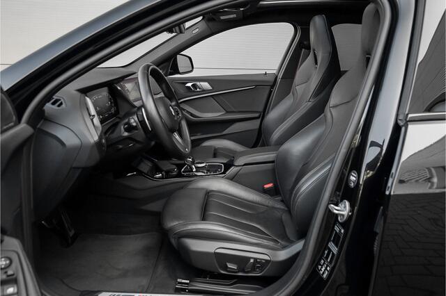 BMW 1-SERIE M135i xDrive High Ex Shadow Pano H/K Memory HUD Stuurverw