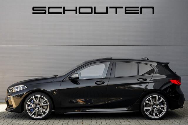 BMW 1-SERIE M135i xDrive High Ex Shadow Pano H/K Memory HUD Stuurverw