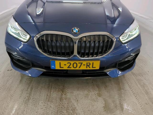 BMW 1-SERIE 120i Business Edition Plus NL AUTO | PANO | LEDER | STUURWIEL VERW |