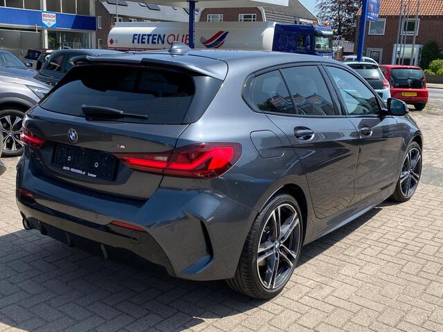 BMW 1-SERIE 118i M-Sport / LED / Navi / CarPlay / Camera