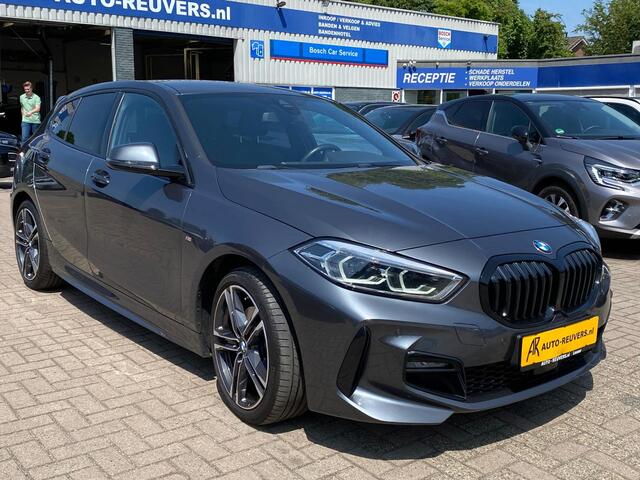BMW 1-SERIE 118i M-Sport / LED / Navi / CarPlay / Camera
