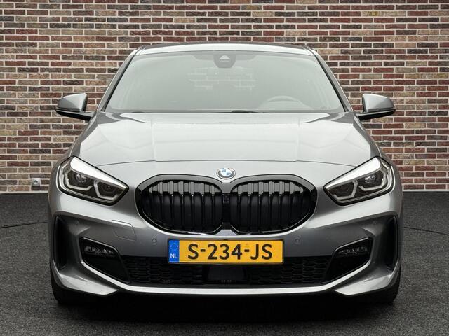 BMW 1-SERIE 120i M-pakket Dodehoekdetectie 19inch Camera Sfeer