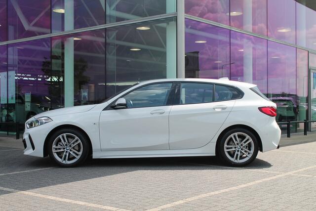 BMW 1-SERIE 118i High Executive M Sport Automaat / Achteruitrijcamera / Sportstoelen / M Sport Steering / M Sportonderstel / Adaptieve LED / Stoelverwarming / Parking Assistant / Live Cockpit Professional