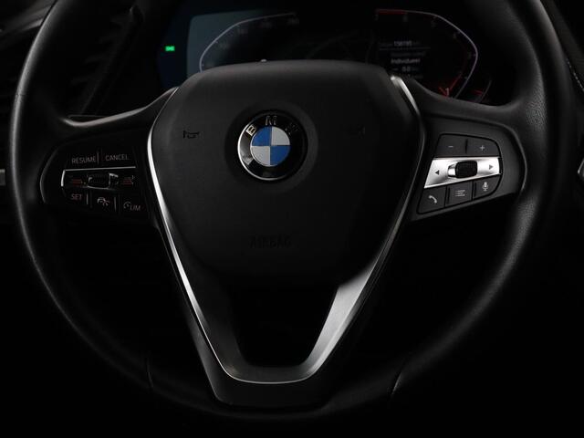 BMW 1-SERIE 116i Business Edition | Camera | Carplay | Full LED | Live Cockpit | Navigatie | Parkeerhulp | Climate control