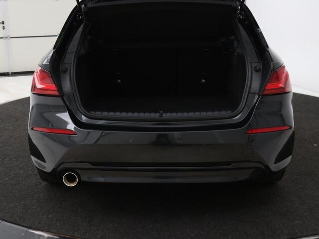 BMW 1-SERIE 116i Business Edition | Camera | Carplay | Full LED | Live Cockpit | Navigatie | Parkeerhulp | Climate control