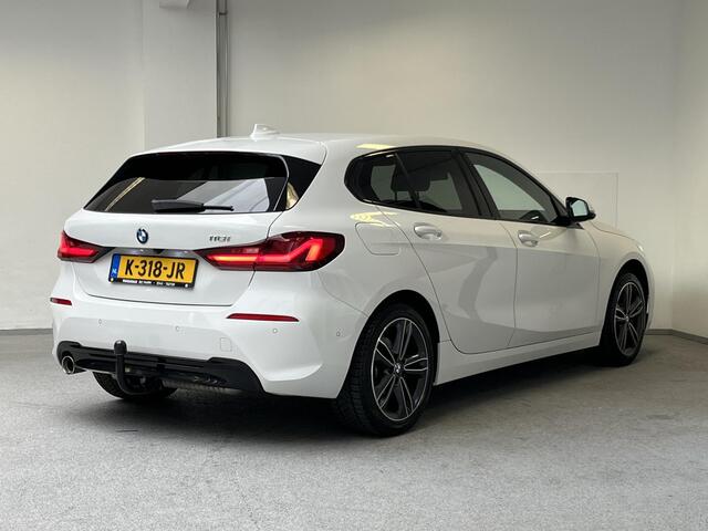 BMW 1-SERIE 118i Sport Line | 1e-EIG. | TREKHAAK | LIVE COCKPIT | H&K | CAMERA |