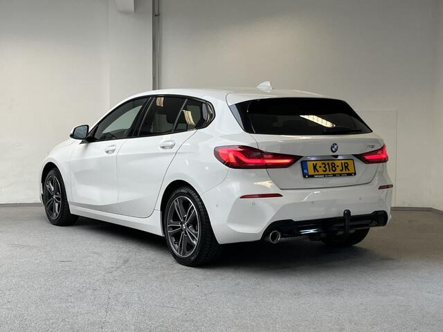 BMW 1-SERIE 118i Sport Line | 1e-EIG. | TREKHAAK | LIVE COCKPIT | H&K | CAMERA |