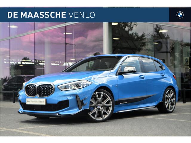 BMW 1-SERIE M135i xDrive High Executive Automaat / Achteruitrijcamera / M Sportonderstel / Sportstoelen / Comfort Access / Stoelverwarming / Adaptieve LED / Parking Assistant / Head-Up / Live Cockpit Professional