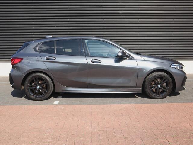 BMW 1-SERIE 118i High Executive M Sport | Clima | Cruise | Navi FullMap | Leder | LED | Carplay | PDC V+A | Stoelverw. |