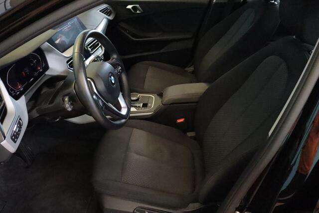 BMW 1-SERIE 118i Business Edition Automaat | NAVI | CLIMA | PDC V+A | CRUISE | VIRTUAL COCKPIT |