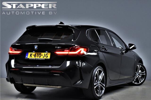 BMW 1-SERIE 118i 141pk Automaat M-Sport Org.NL Schaalstoelen/Virtual/Carplay/Camera/Leer/Stoelverw./Pdc