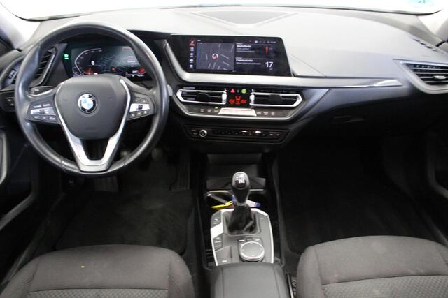 BMW 1-SERIE 116d Executive Edition | ALPINE WHITE | 16'LMV | NAVIGATIE | PDC-V/A | CAMERA | CARPLAY | LED | CLIMA |