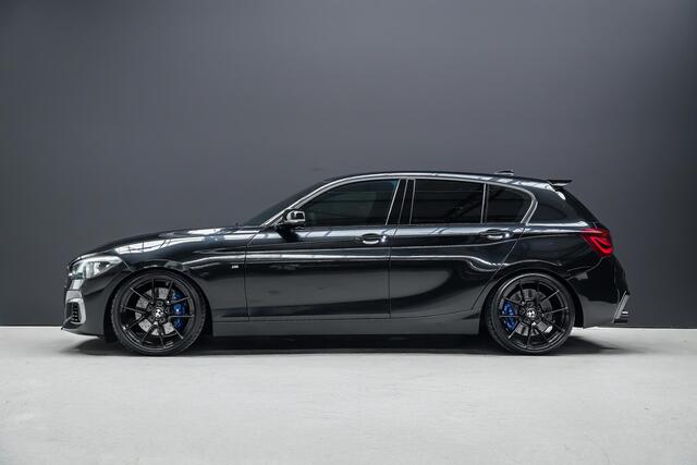 BMW 1-SERIE M140i High Executive |Apple Carplay|500+ pk|720nm koppel|custom stuurwiel|schuif/kanteldak|lederen bekleding|navigatie professional|nieuwe banden|nieuwe sierstukken|sterrenhemel|