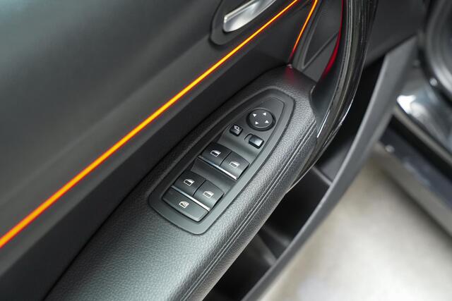 BMW 1-SERIE M140i High Executive |Apple Carplay|500+ pk|720nm koppel|custom stuurwiel|schuif/kanteldak|lederen bekleding|navigatie professional|nieuwe banden|nieuwe sierstukken|sterrenhemel|