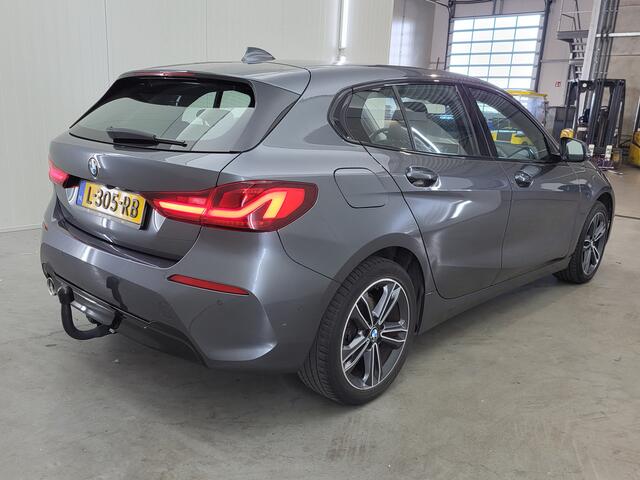 BMW 1-SERIE 118i Business Edition | Verwacht | Trekhaak | Clima | Winter |