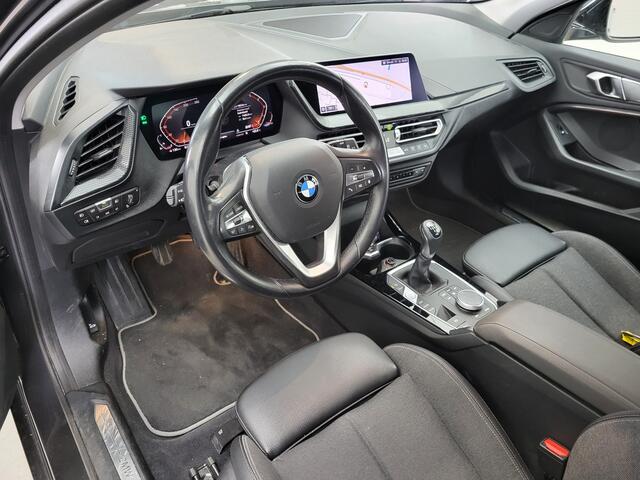 BMW 1-SERIE 118i Business Edition | Verwacht | Trekhaak | Clima | Winter |