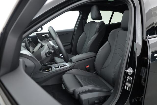 BMW 1-SERIE 120i M Sport | MY25 | Pano | HUD | 360cam | Adapt. Cruise | 19'' | Elek. Stoelen | Keyless