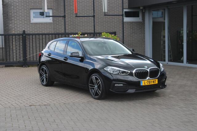 BMW 1-SERIE 116i Business Edition 18 inch/navi/Led/NL Auto