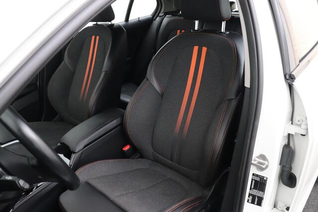 BMW 1-SERIE 118i 141 PK Aut. Sport Line Camera Half-Leder Sportstoelen 17'LMV