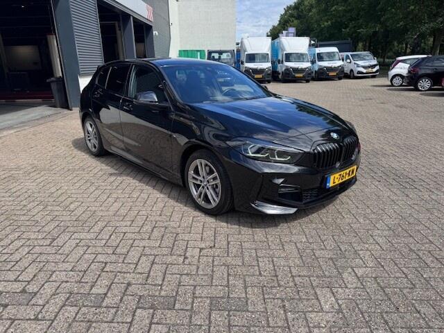 BMW 1-SERIE 118i Business Edition M-sport. NL auto, sportstoelen