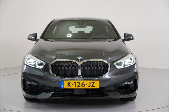 BMW 1-SERIE 118i Executive Edition | Virtual Cockpit | LED | Camera | Parkeer ass. |
