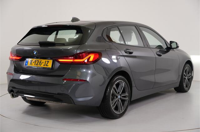 BMW 1-SERIE 118i Executive Edition | Virtual Cockpit | LED | Camera | Parkeer ass. |
